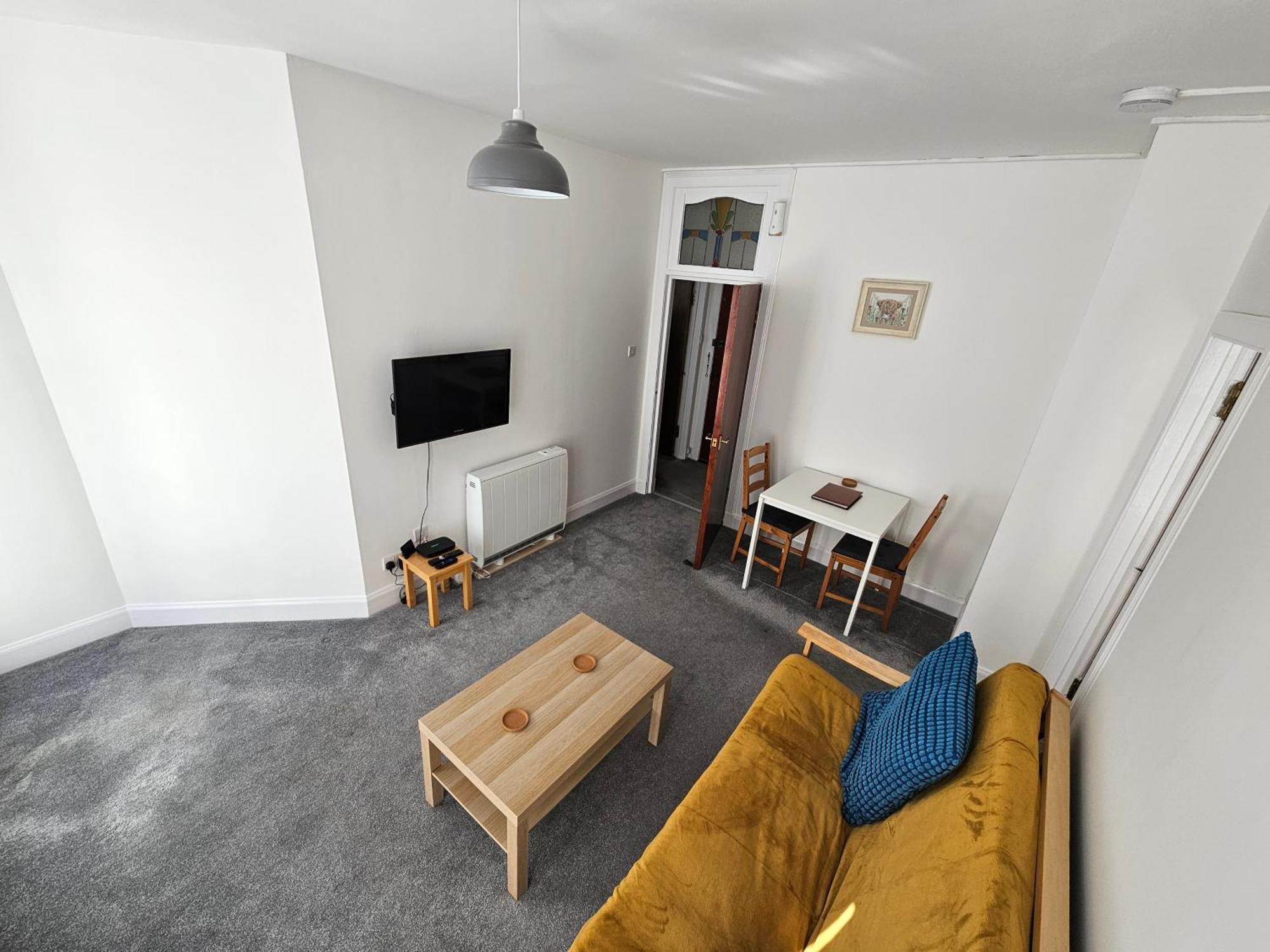 Flat In Old Town - Amazing Location Apartment